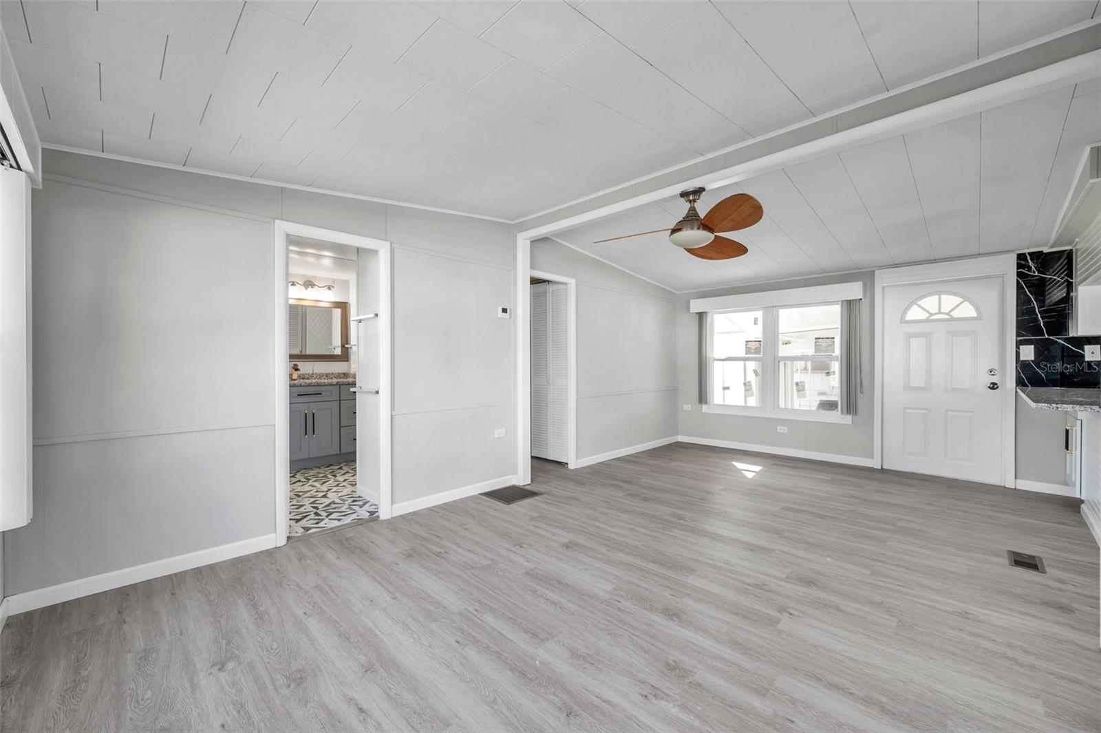 Image 16 of 76 For 4851 Gandy Boulevard B6-l27