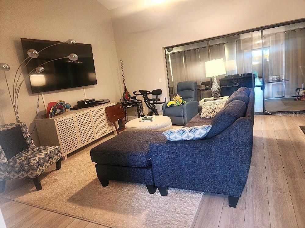 Image 7 of 25 For 723 Elkhorn Road