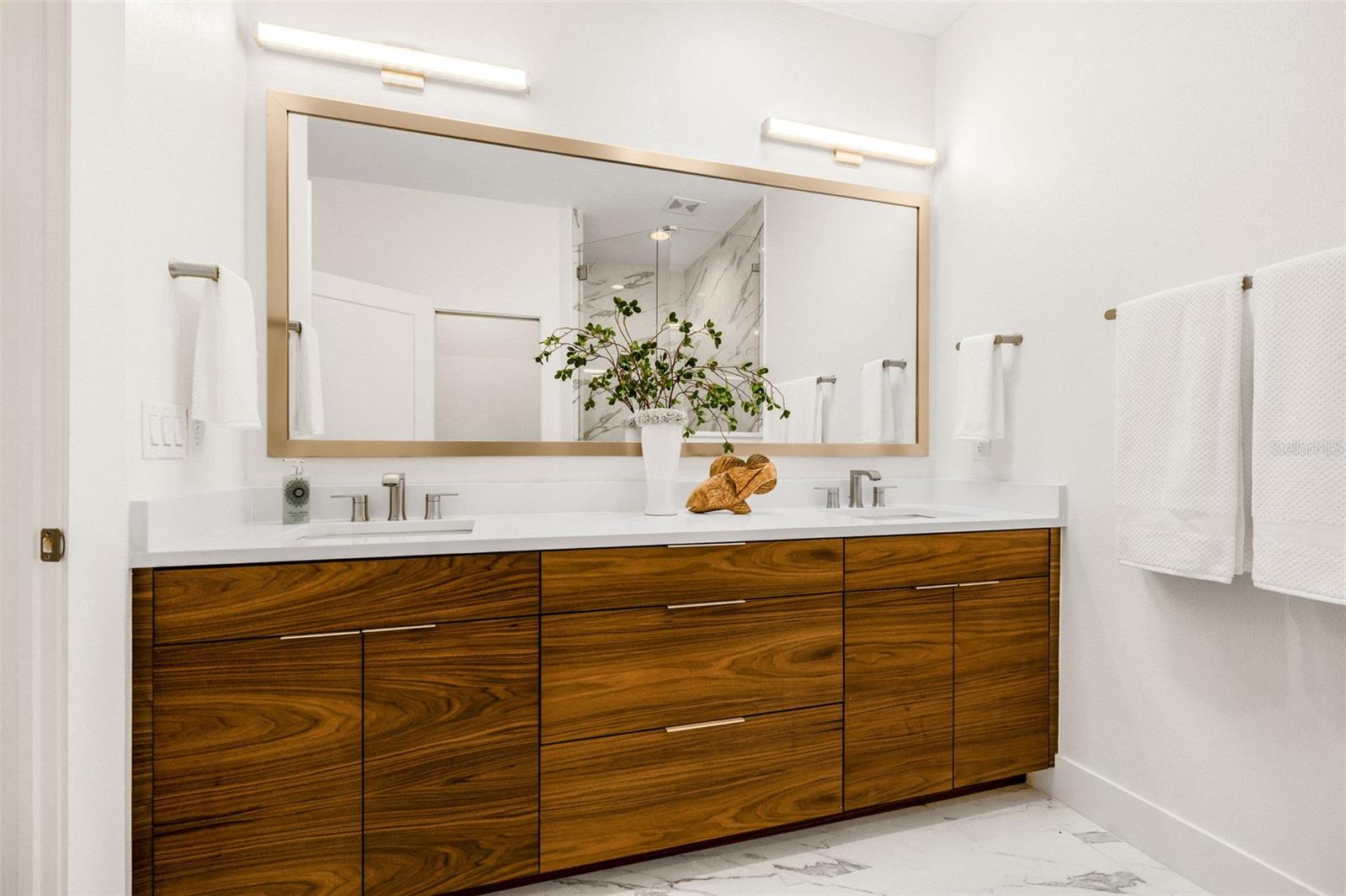 Image 18 of 35 For 8615 5th Street N