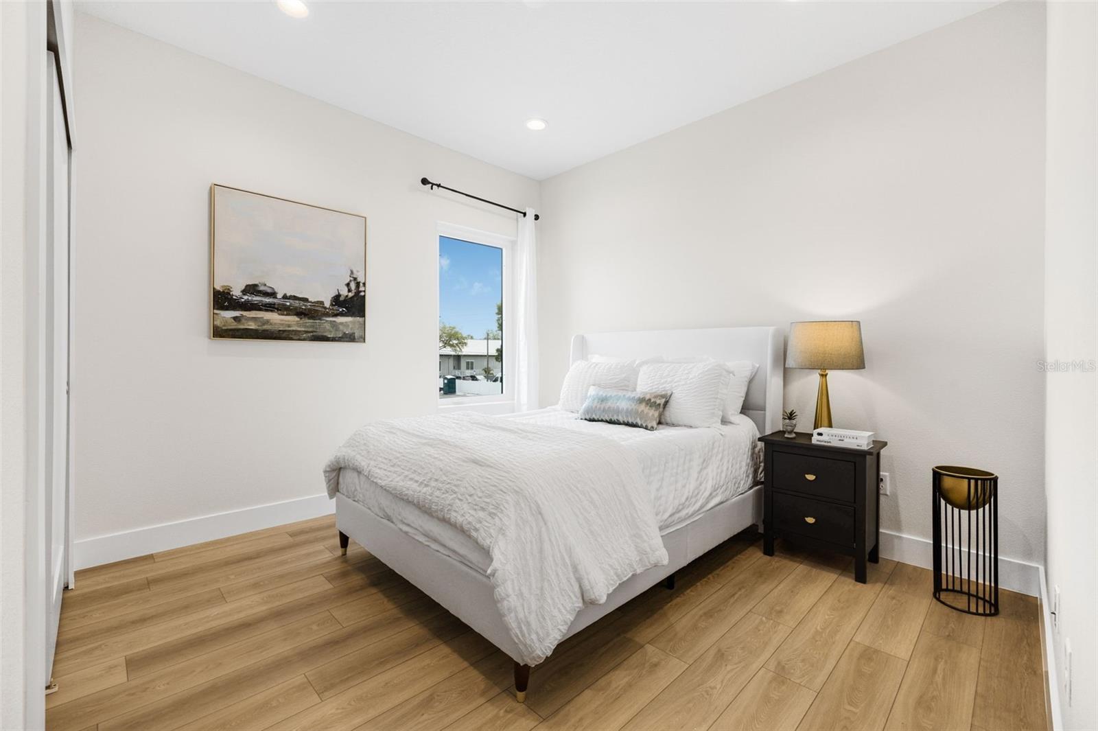 Image 22 of 35 For 8615 5th Street N