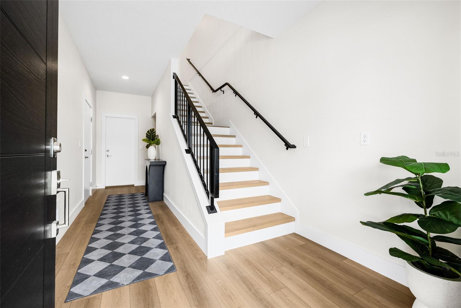 Image 4 of 35 For 8615 5th Street N