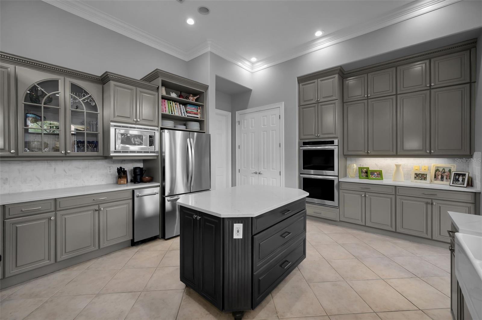 Image 34 of 98 For 8871 Silverthorn Road