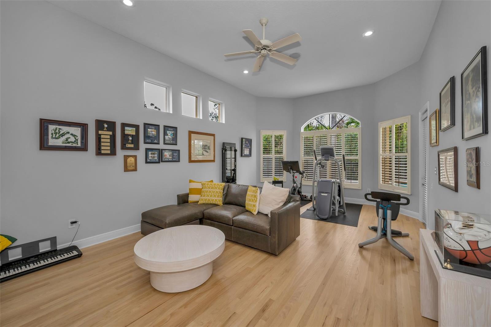 Image 44 of 98 For 8871 Silverthorn Road