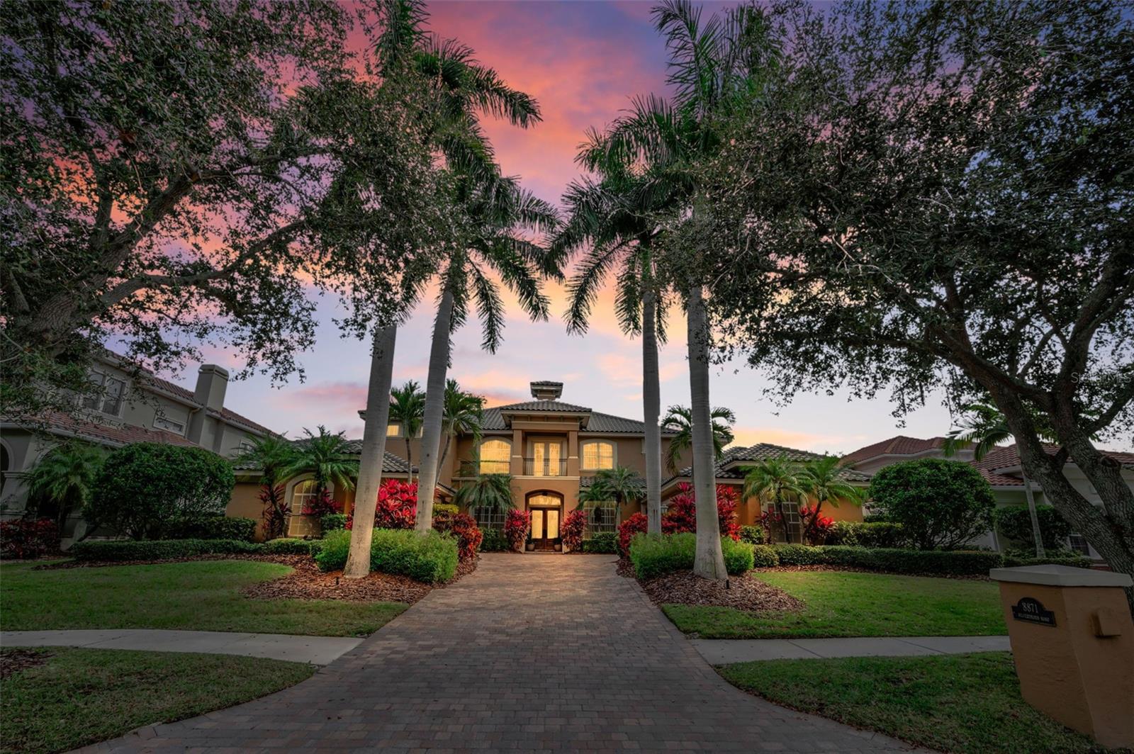 Image 6 of 98 For 8871 Silverthorn Road