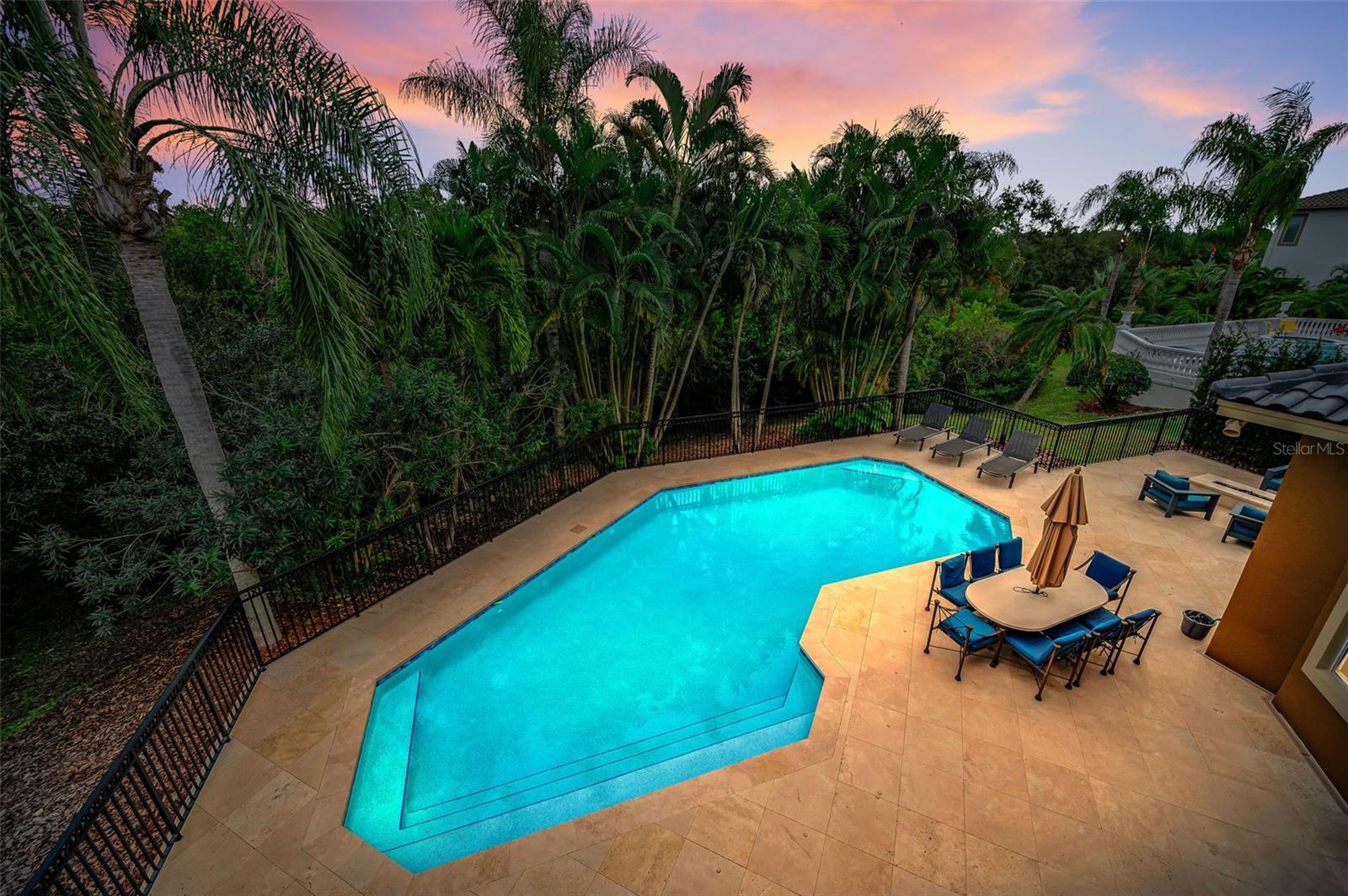 Image 8 of 98 For 8871 Silverthorn Road