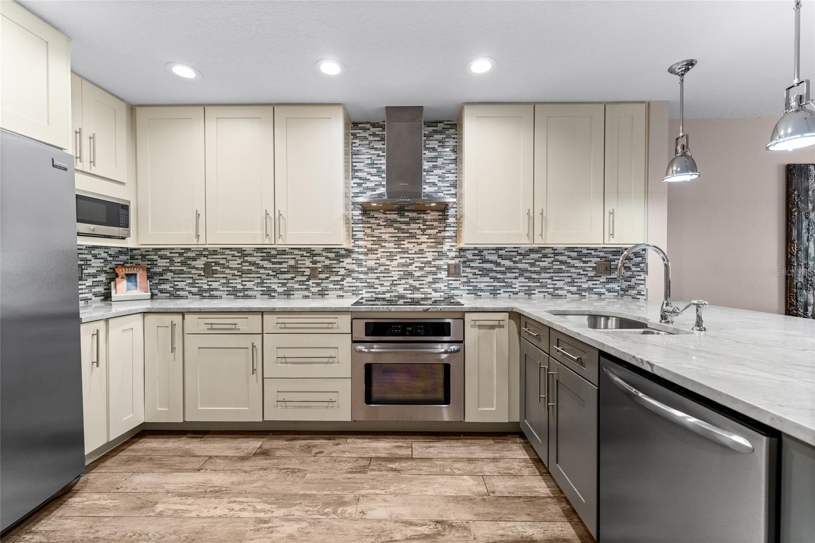 Image 21 of 74 For 128 Marcdale Boulevard