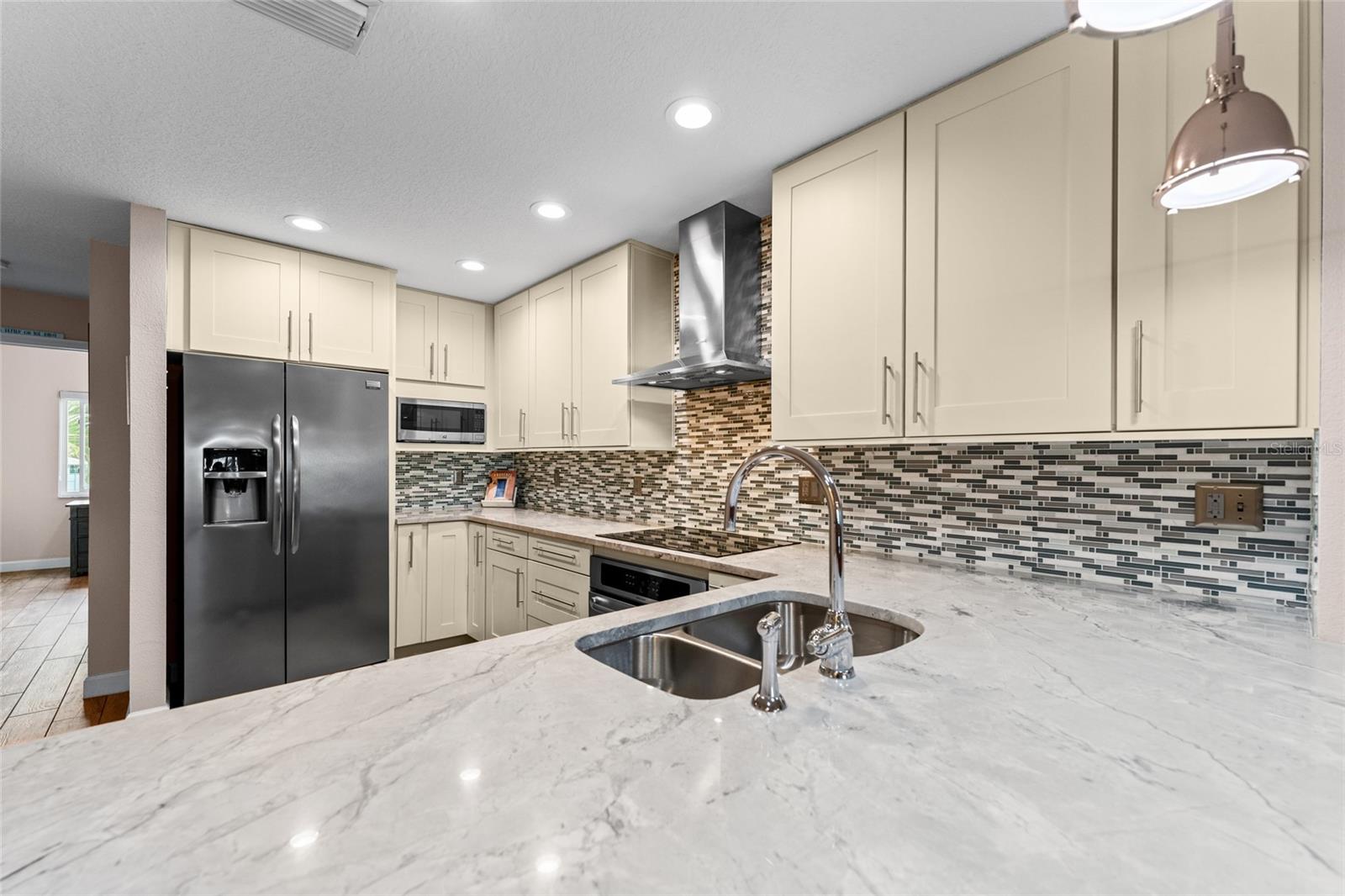 Image 25 of 74 For 128 Marcdale Boulevard