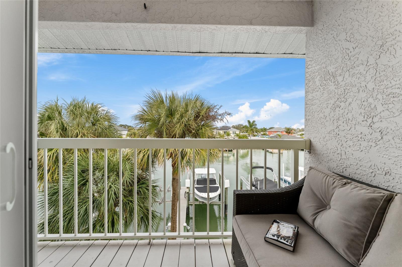 Image 35 of 74 For 128 Marcdale Boulevard