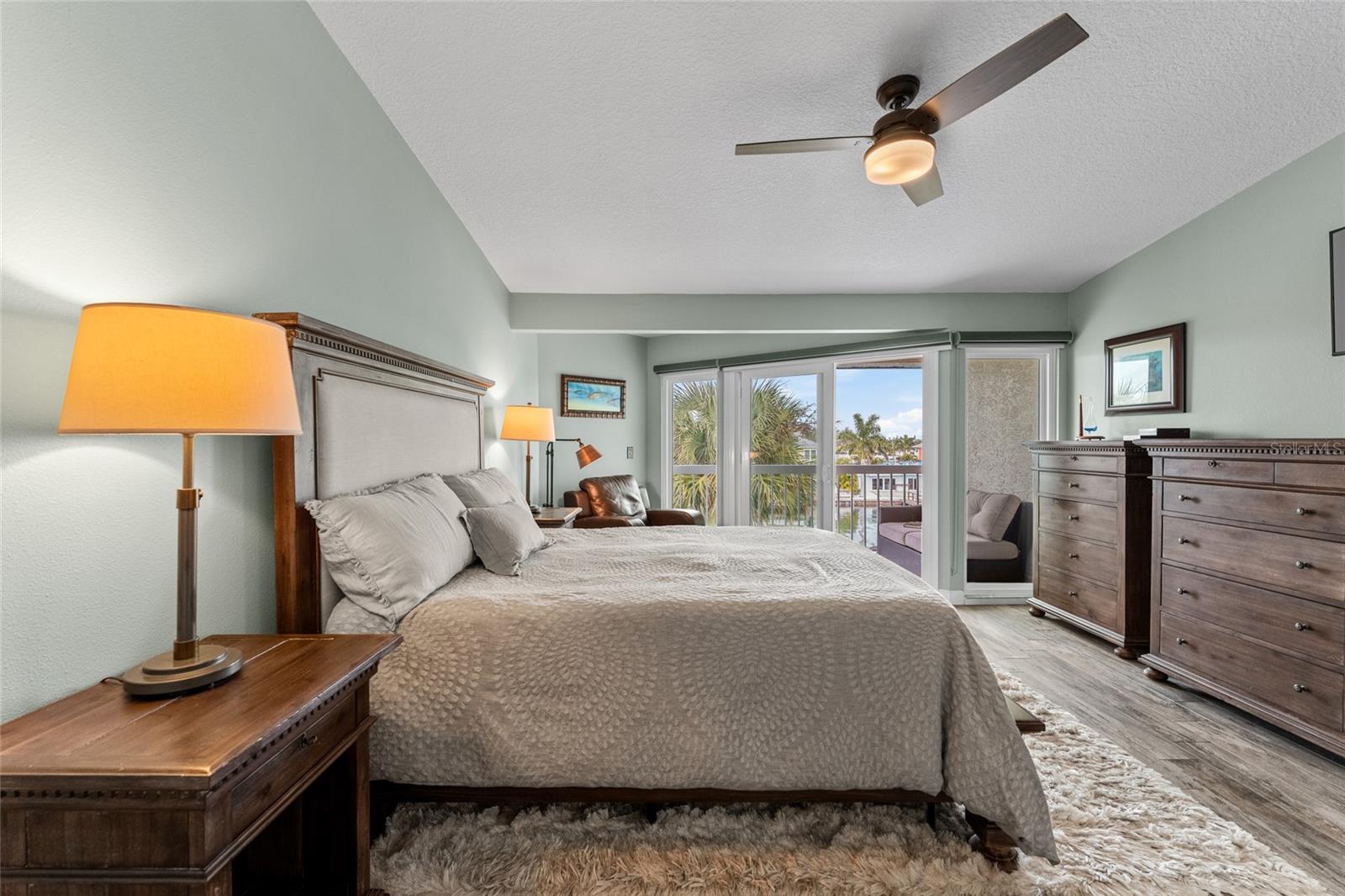 Image 39 of 74 For 128 Marcdale Boulevard