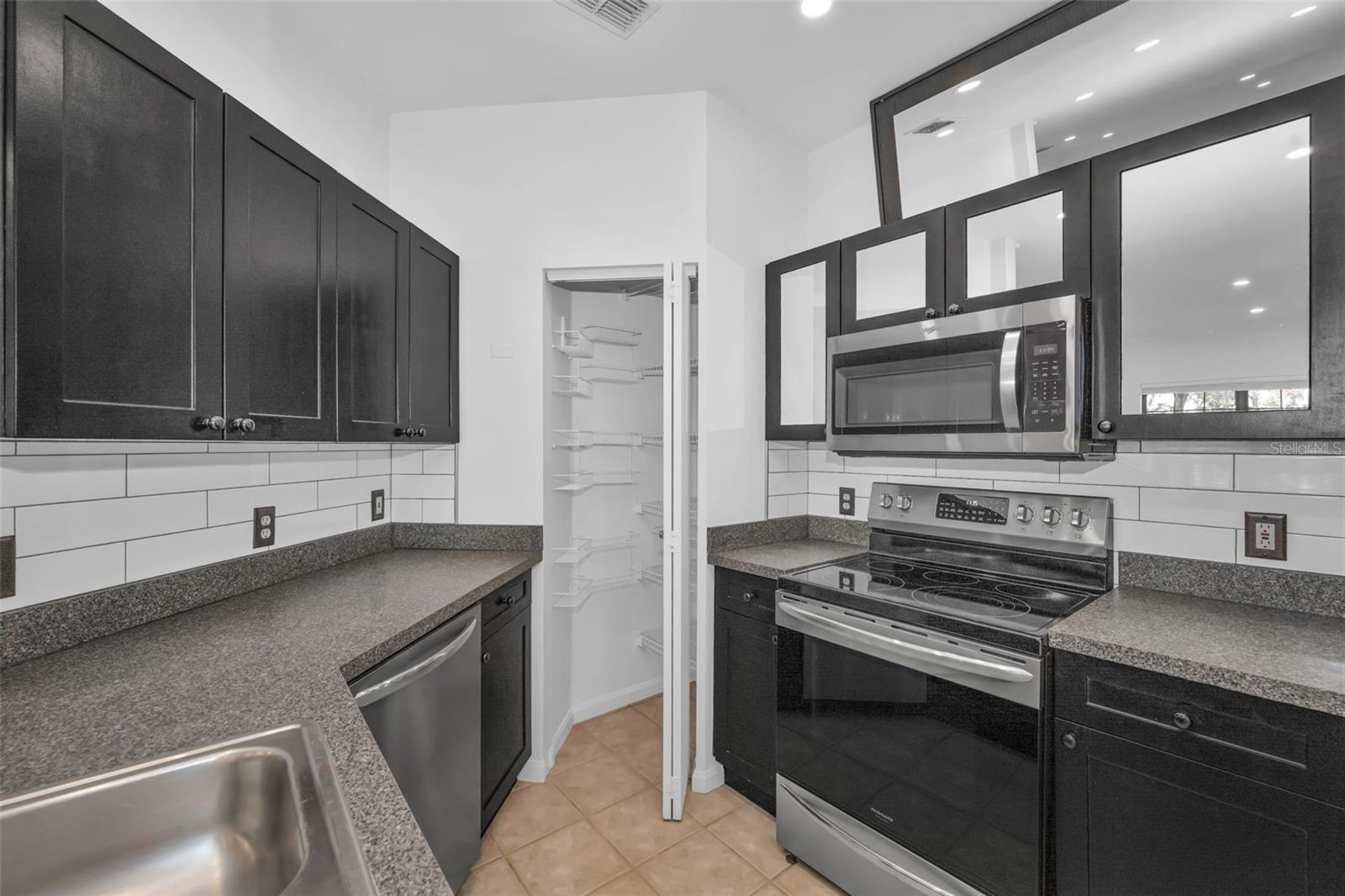 Image 23 of 63 For 2209 Portofino Place 5-2517