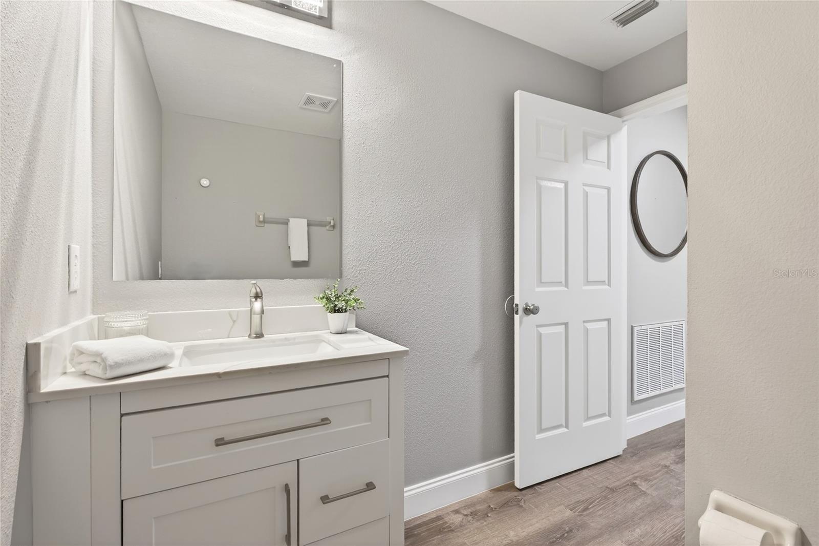 Image 11 of 78 For 25631 Bruford Boulevard