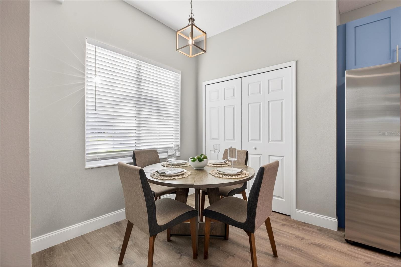 Image 14 of 78 For 25631 Bruford Boulevard