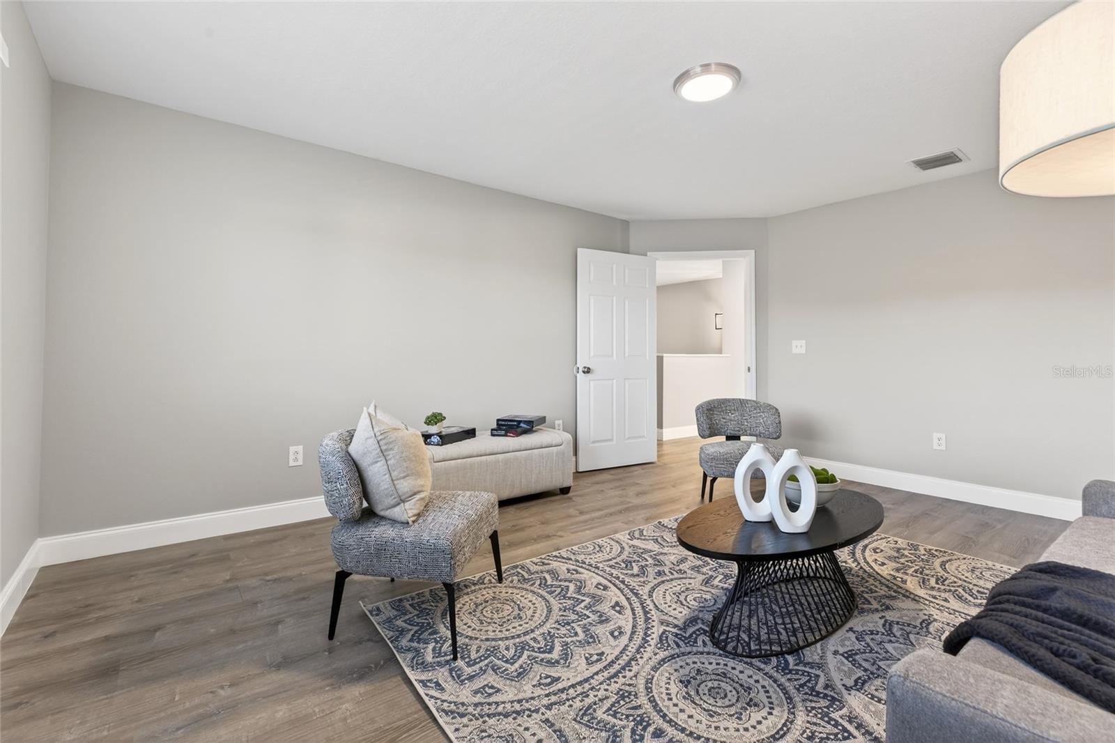 Image 34 of 78 For 25631 Bruford Boulevard