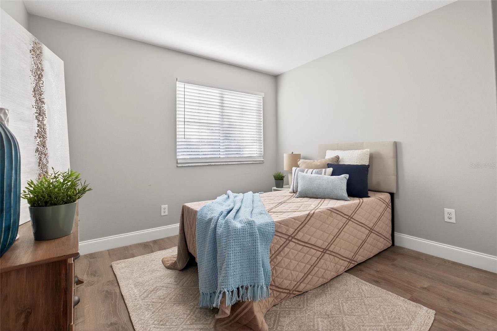 Image 37 of 78 For 25631 Bruford Boulevard