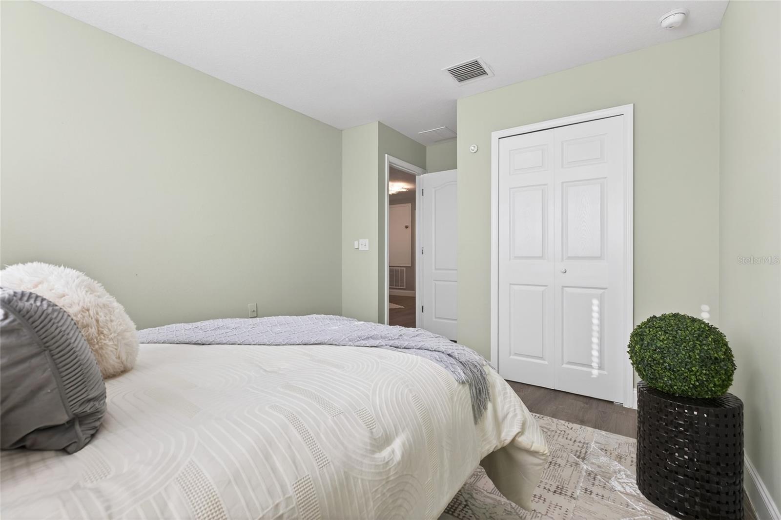 Image 44 of 78 For 25631 Bruford Boulevard