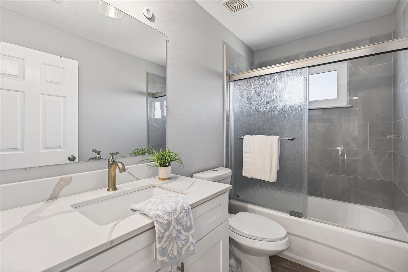 Image 45 of 78 For 25631 Bruford Boulevard