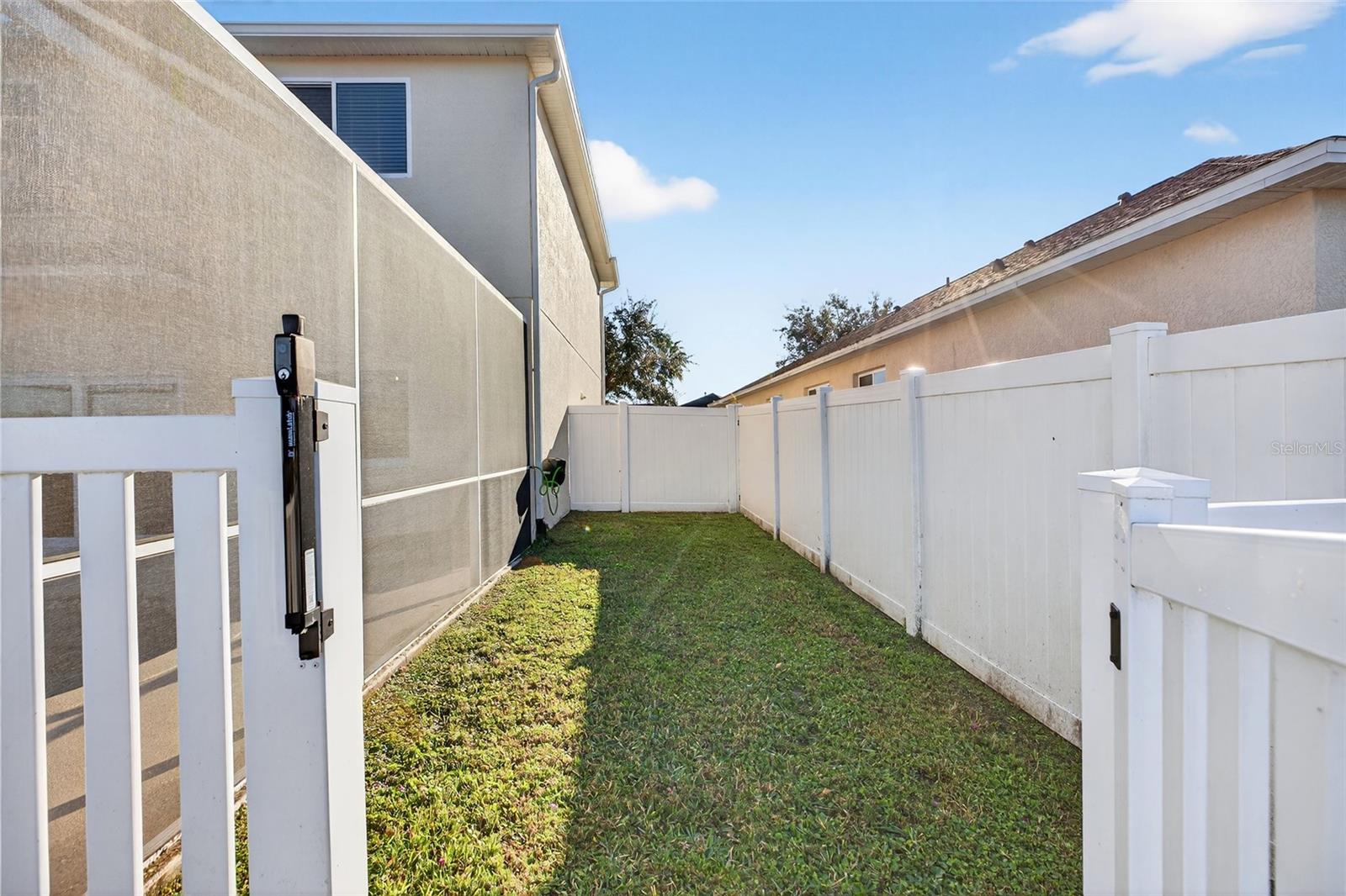 Image 60 of 78 For 25631 Bruford Boulevard