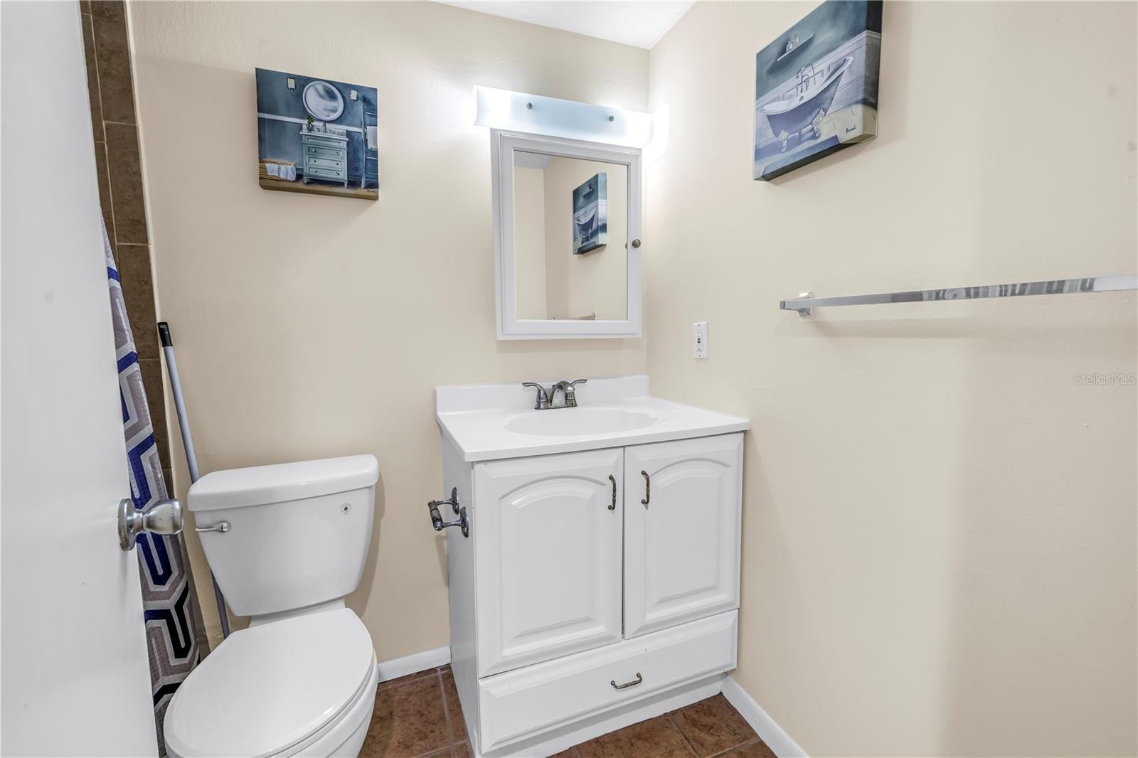 Image 19 of 42 For 6308 Newtown Circle 8b2