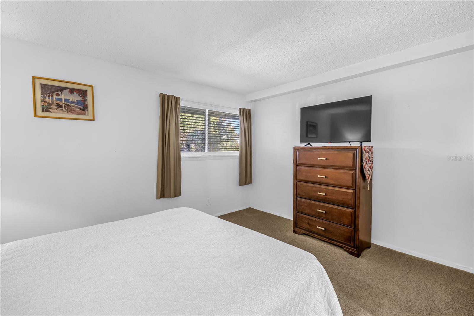 Image 21 of 42 For 6308 Newtown Circle 8b2