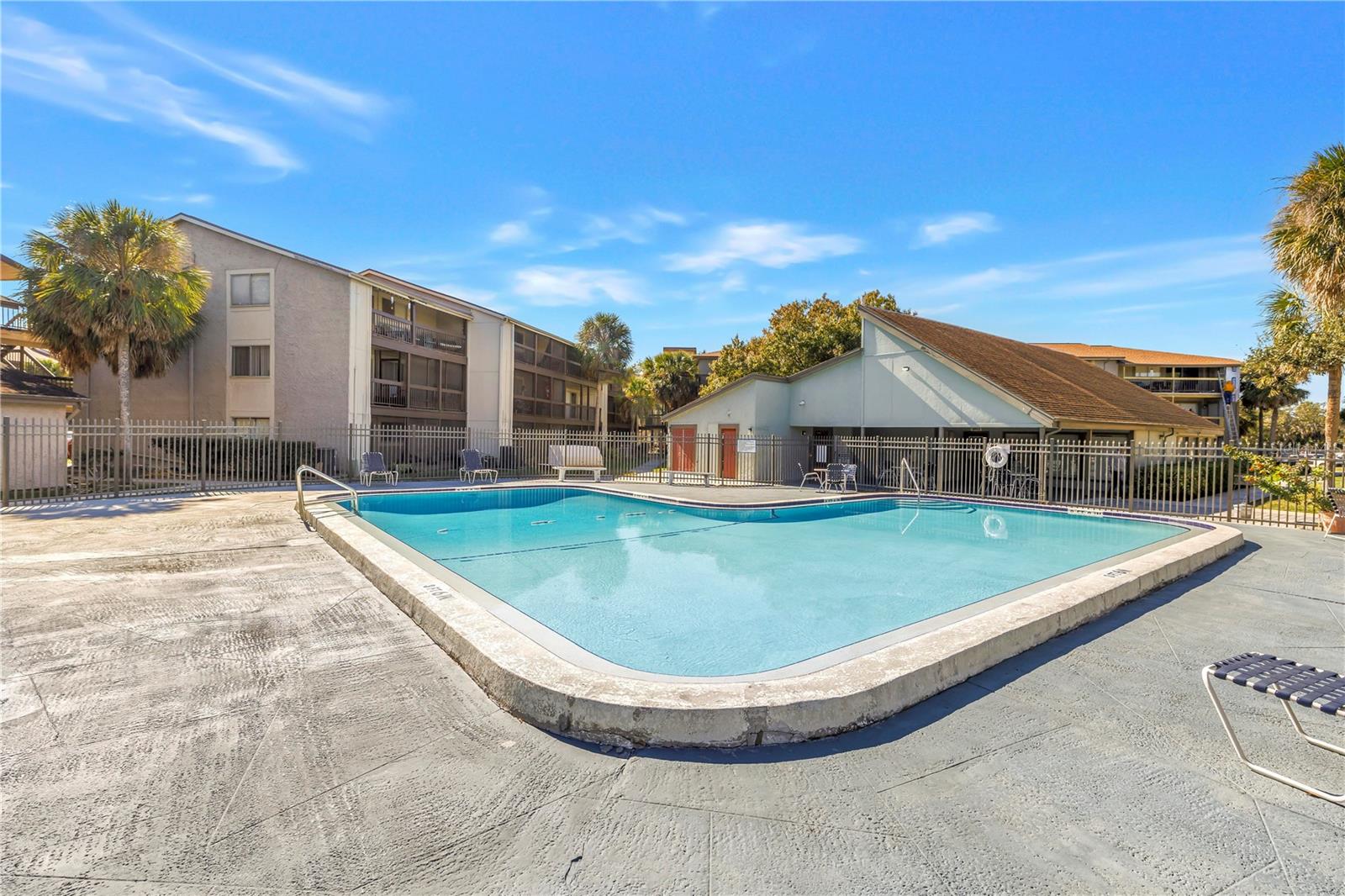 Image 32 of 42 For 6308 Newtown Circle 8b2