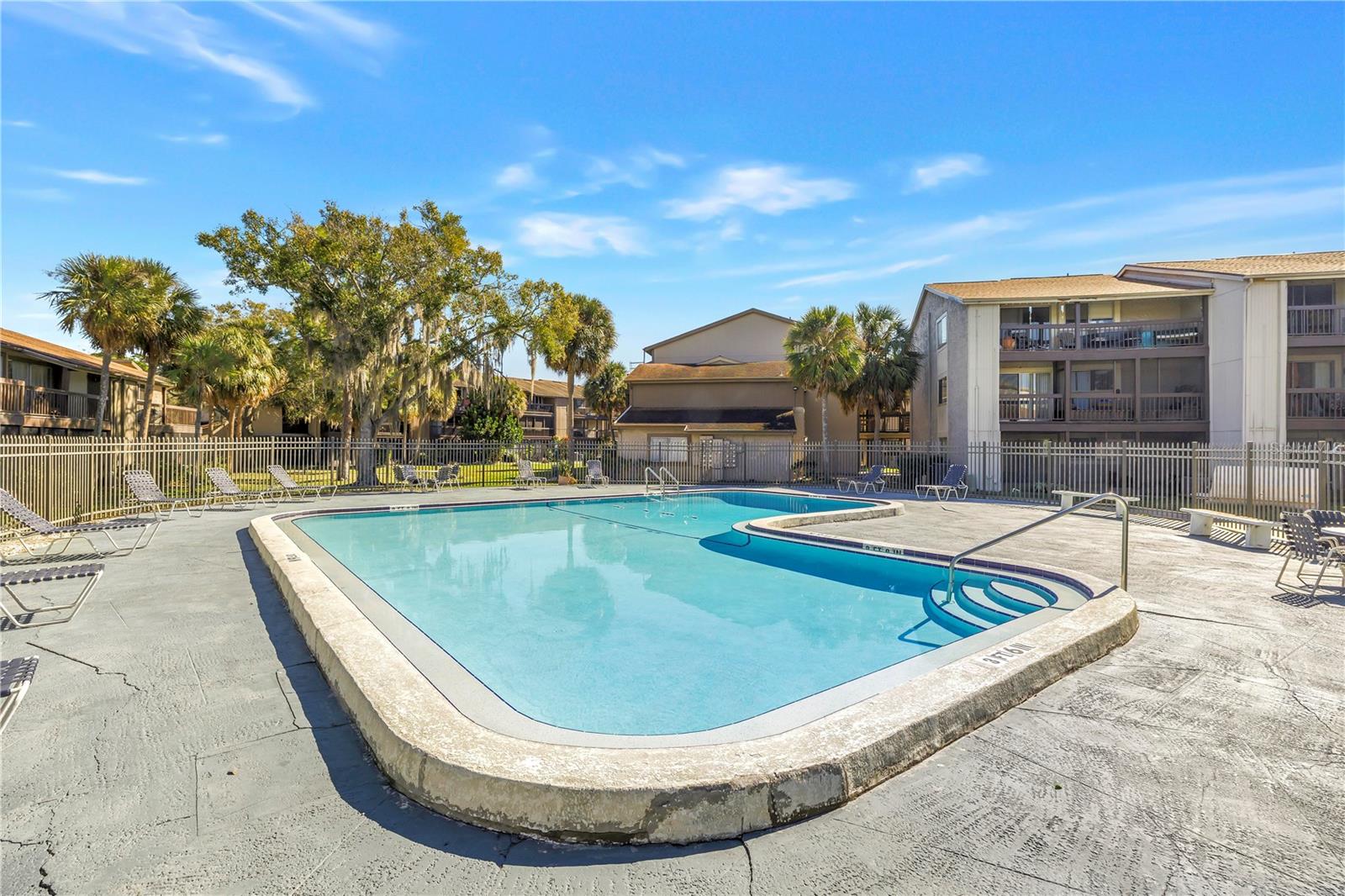 Image 33 of 42 For 6308 Newtown Circle 8b2