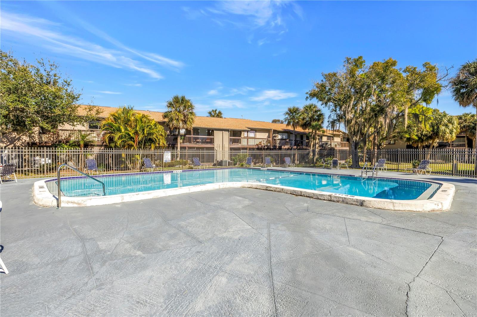 Image 34 of 42 For 6308 Newtown Circle 8b2