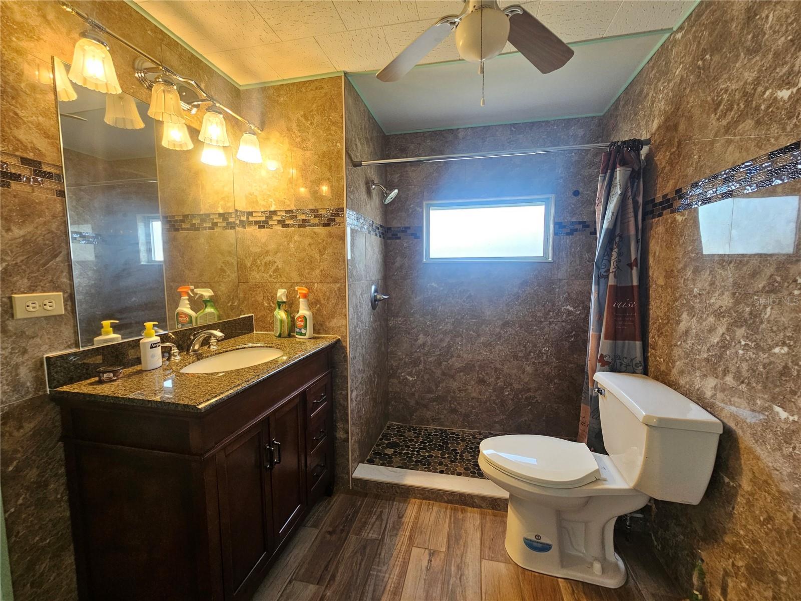 Listing photo id 10 for 18675 Us Highway 19 N 498