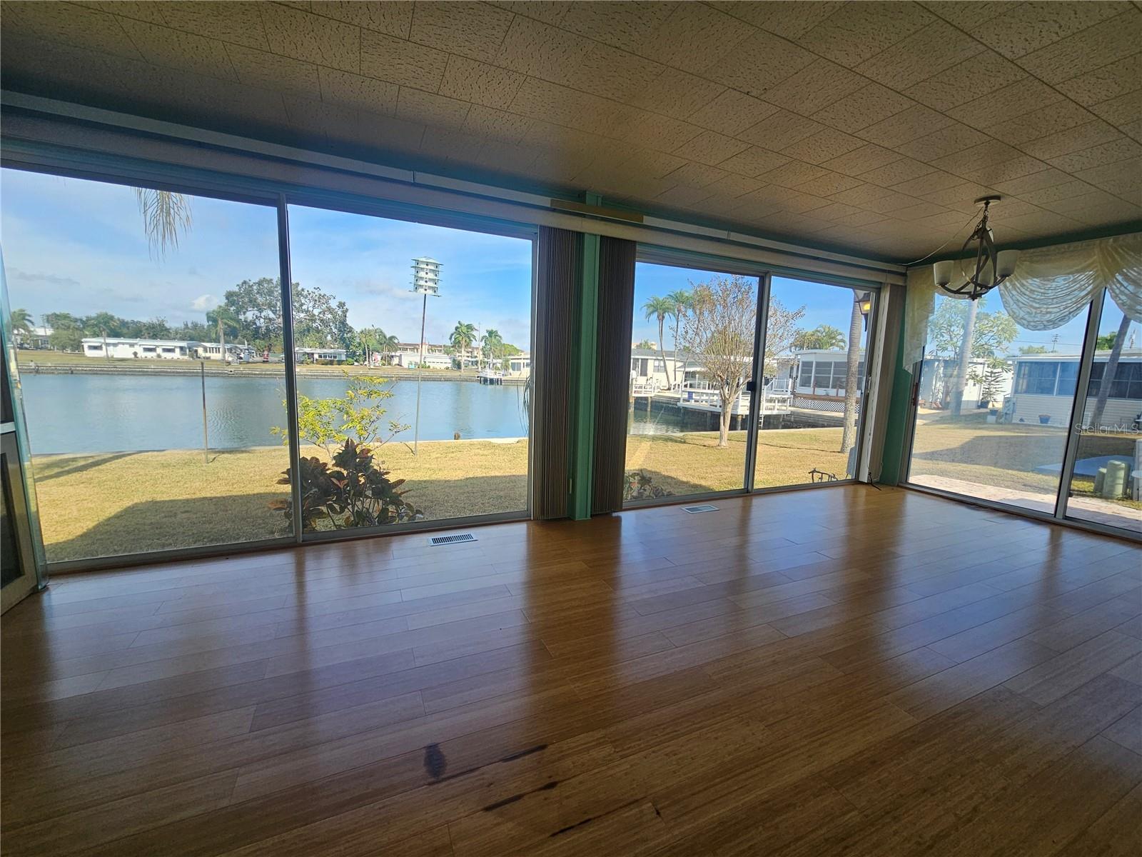 Listing photo id 18 for 18675 Us Highway 19 N 498