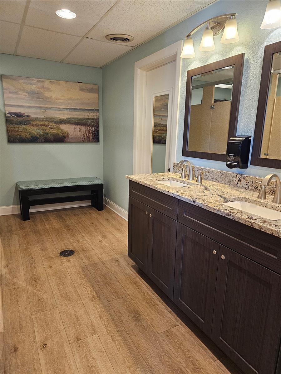 Listing photo id 20 for 18675 Us Highway 19 N 498