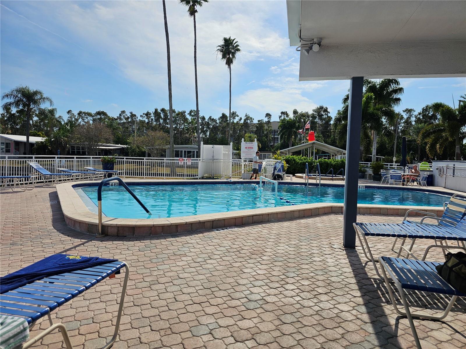 Listing photo id 22 for 18675 Us Highway 19 N 498