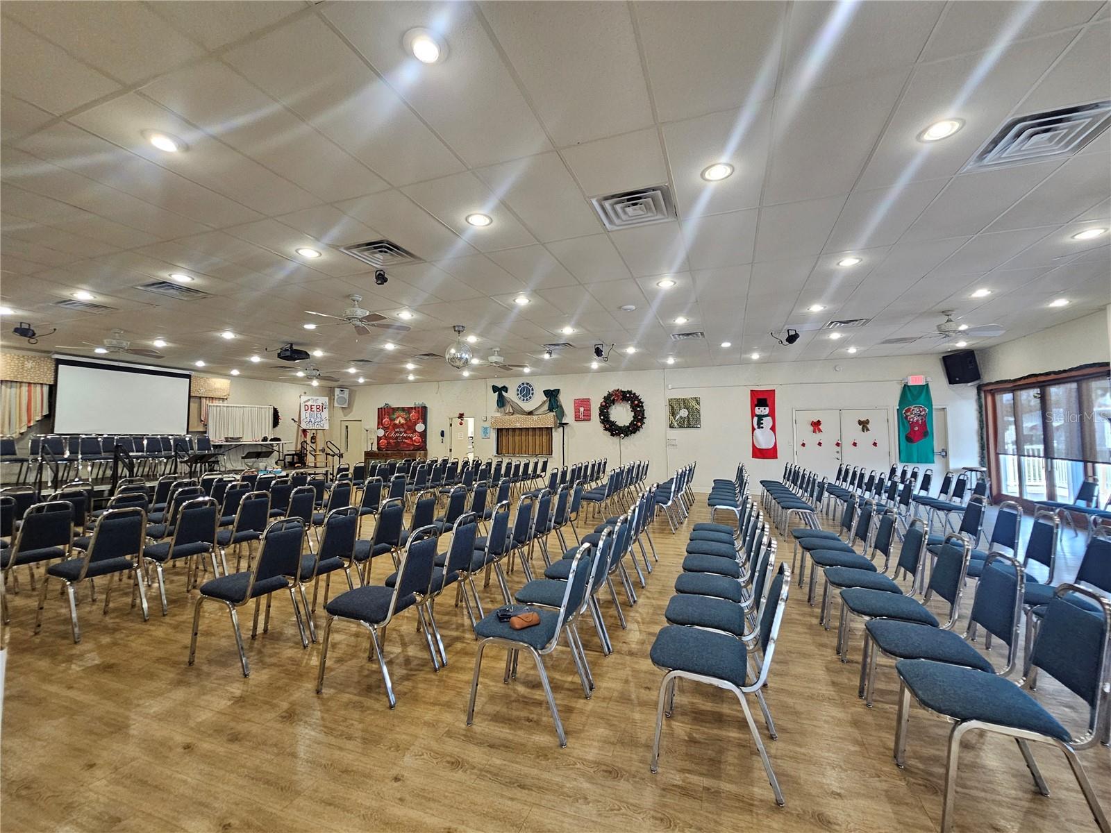 Listing photo id 28 for 18675 Us Highway 19 N 498