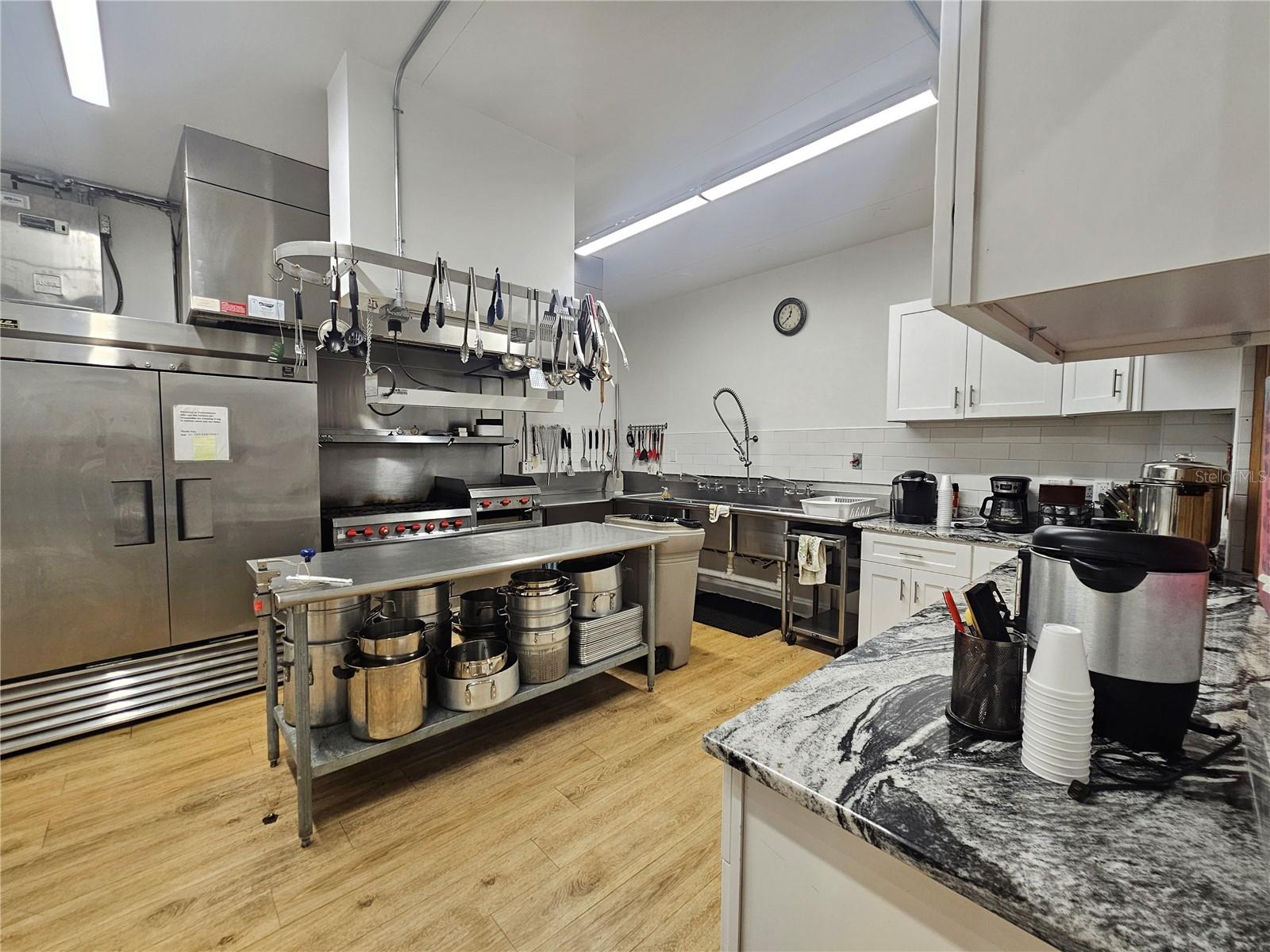 Listing photo id 31 for 18675 Us Highway 19 N 498