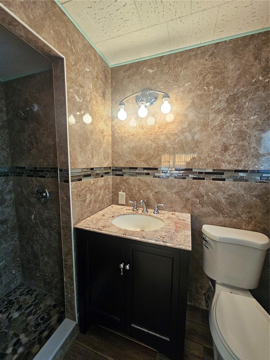 Listing photo id 3 for 18675 Us Highway 19 N 498