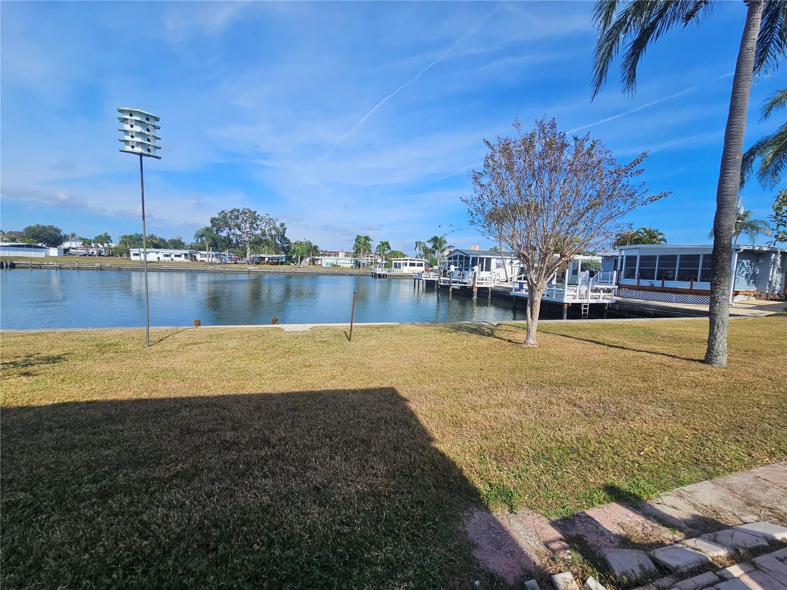 Listing photo id 5 for 18675 Us Highway 19 N 498