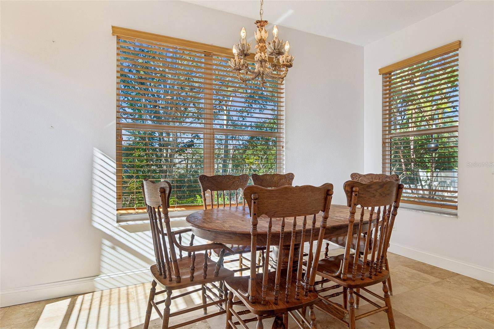 Image 19 of 78 For 1828 Longview Lane