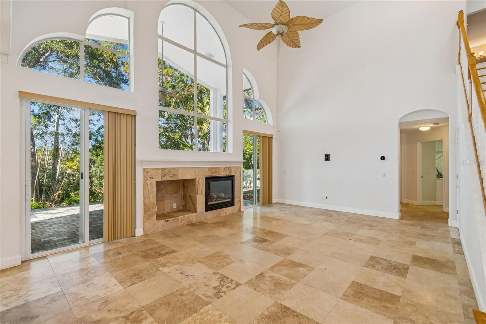 Image 23 of 78 For 1828 Longview Lane