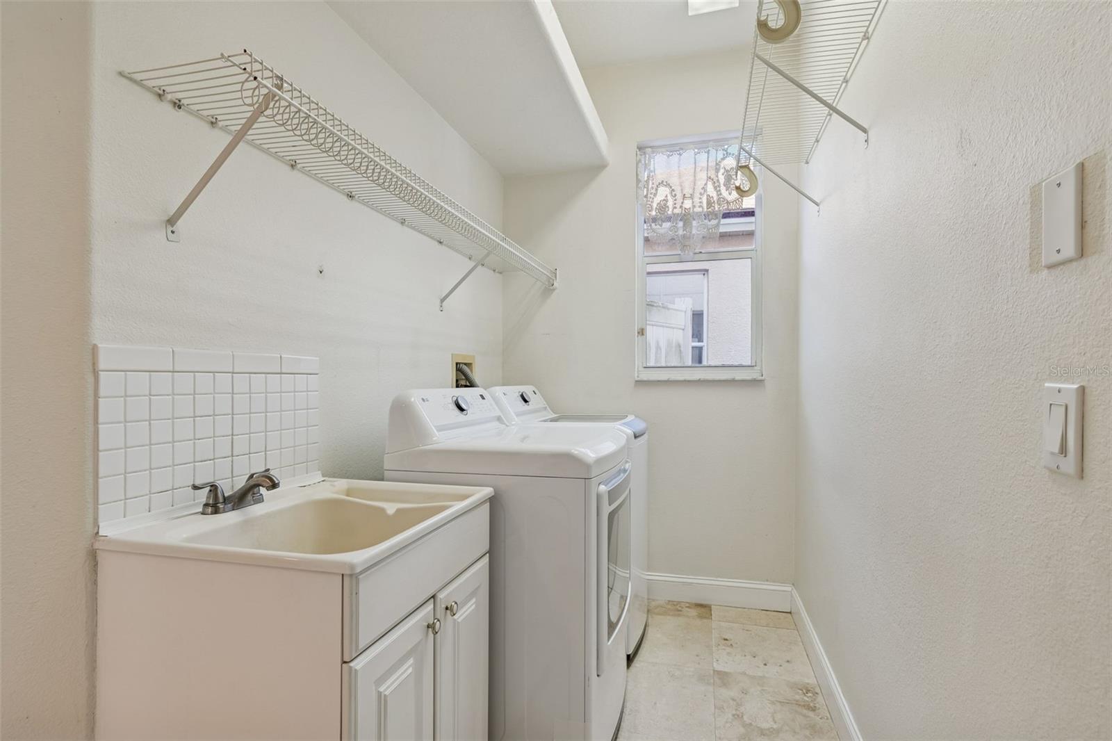 Image 32 of 78 For 1828 Longview Lane