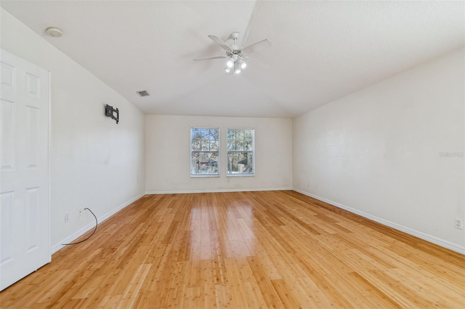 Image 36 of 78 For 1828 Longview Lane