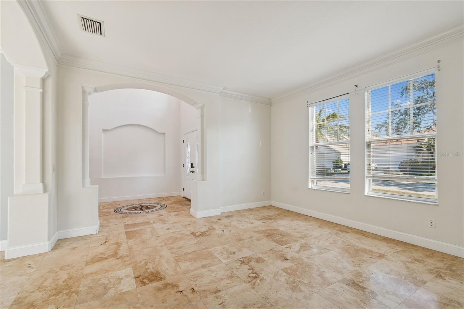 Image 7 of 78 For 1828 Longview Lane