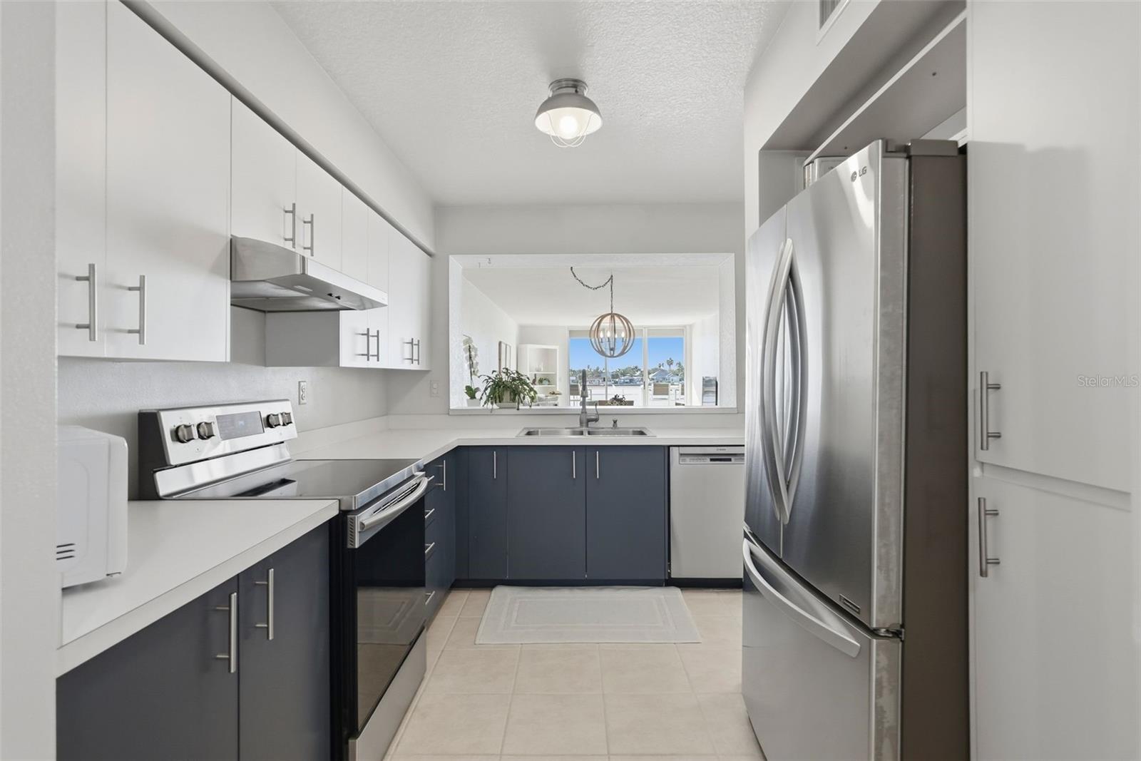 Image 12 of 54 For 6085 Bahia Del Mar Circle 268