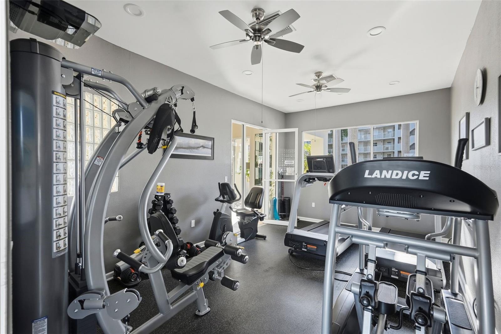 Image 39 of 54 For 6085 Bahia Del Mar Circle 268