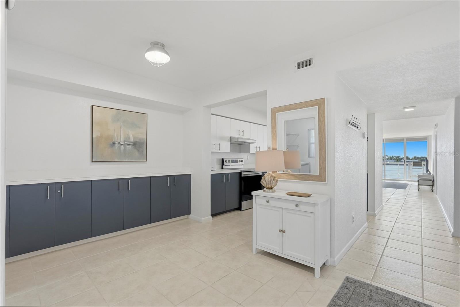 Image 4 of 54 For 6085 Bahia Del Mar Circle 268