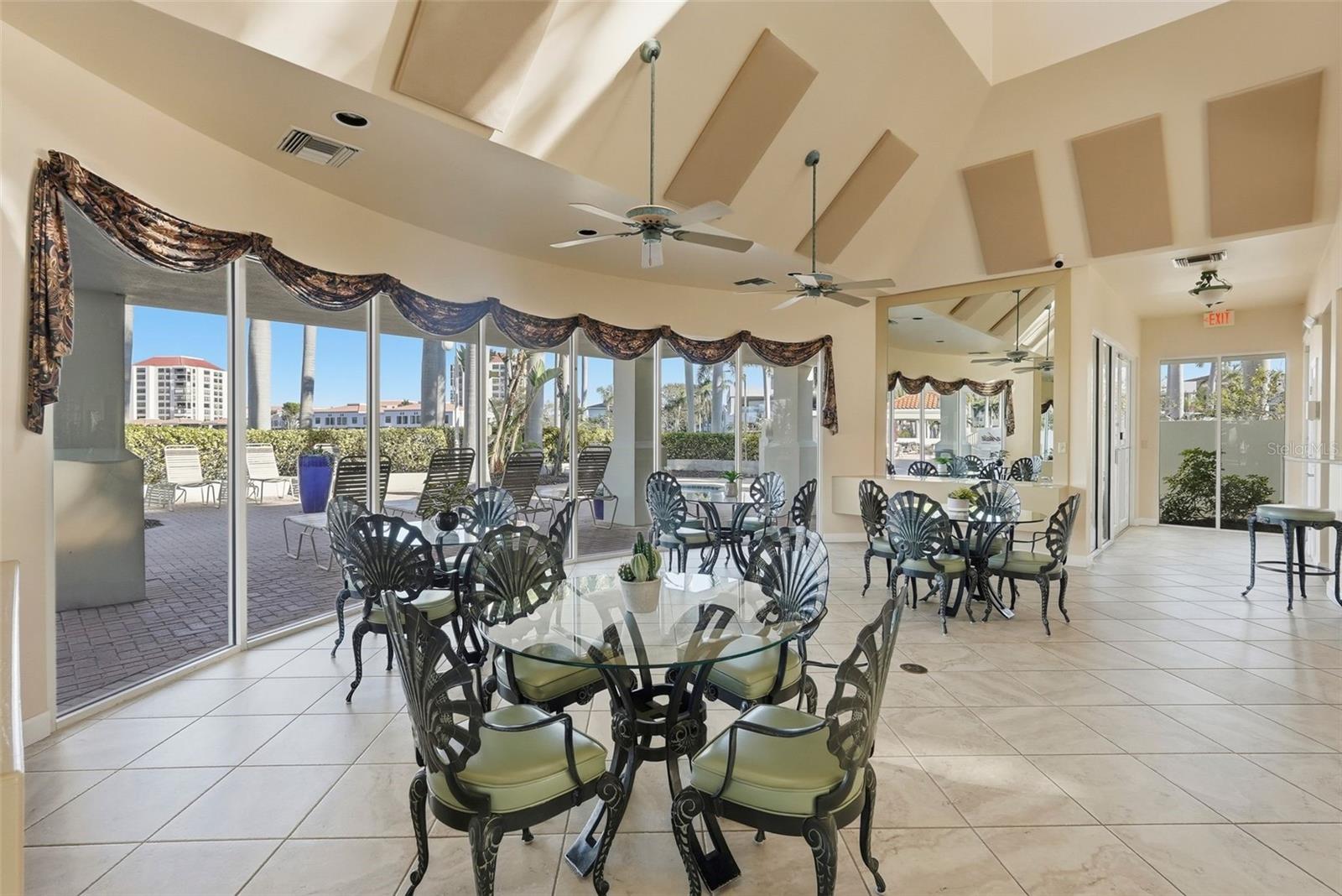 Image 42 of 54 For 6085 Bahia Del Mar Circle 268