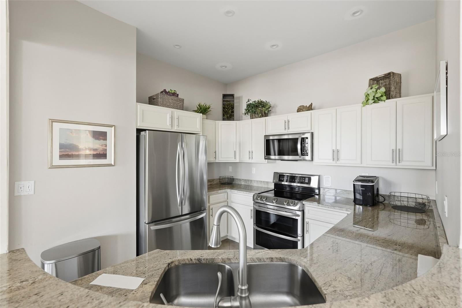 Image 43 of 54 For 6085 Bahia Del Mar Circle 268