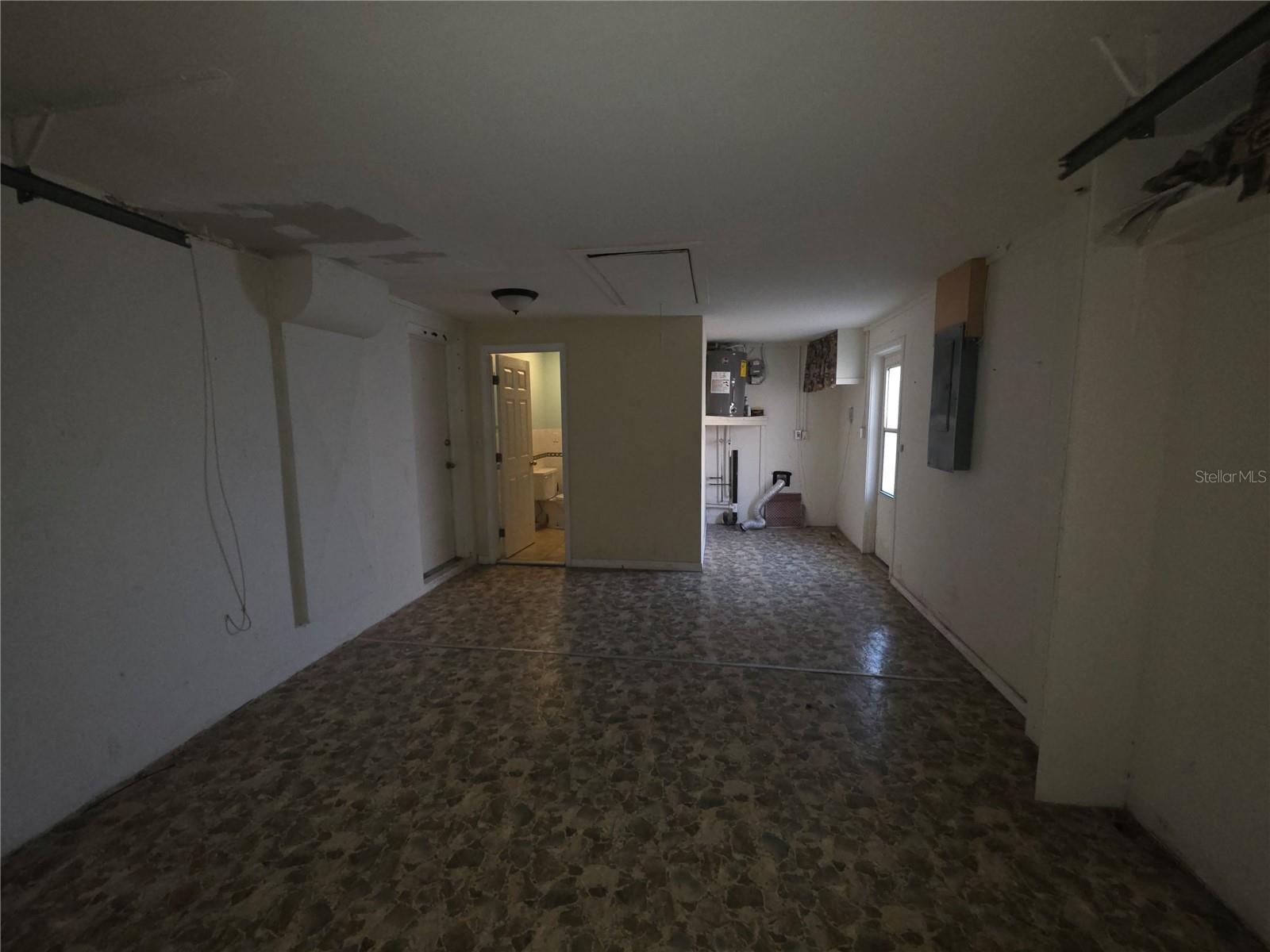 Image 22 of 24 For 3431 Overland Drive