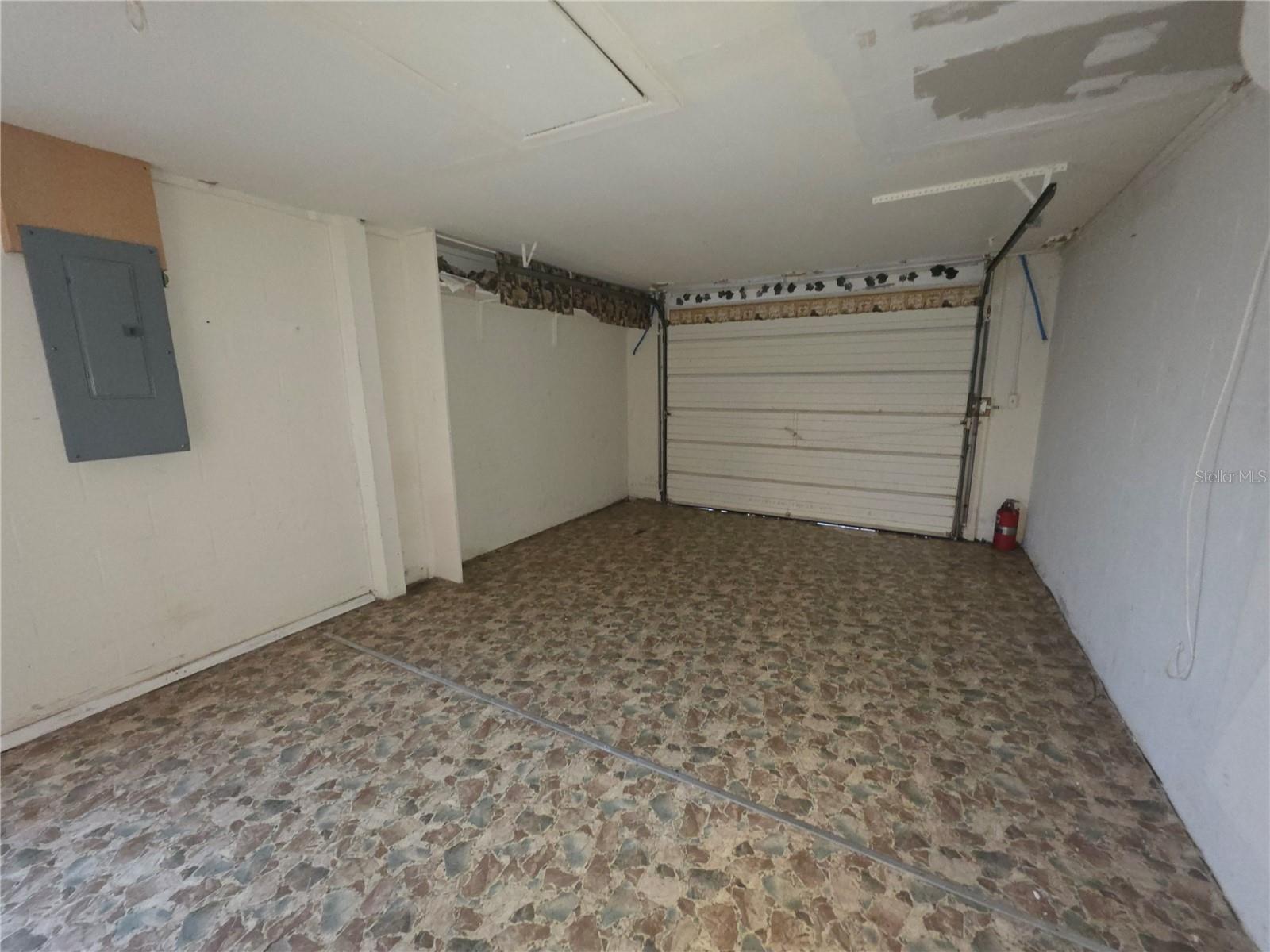 Image 23 of 24 For 3431 Overland Drive