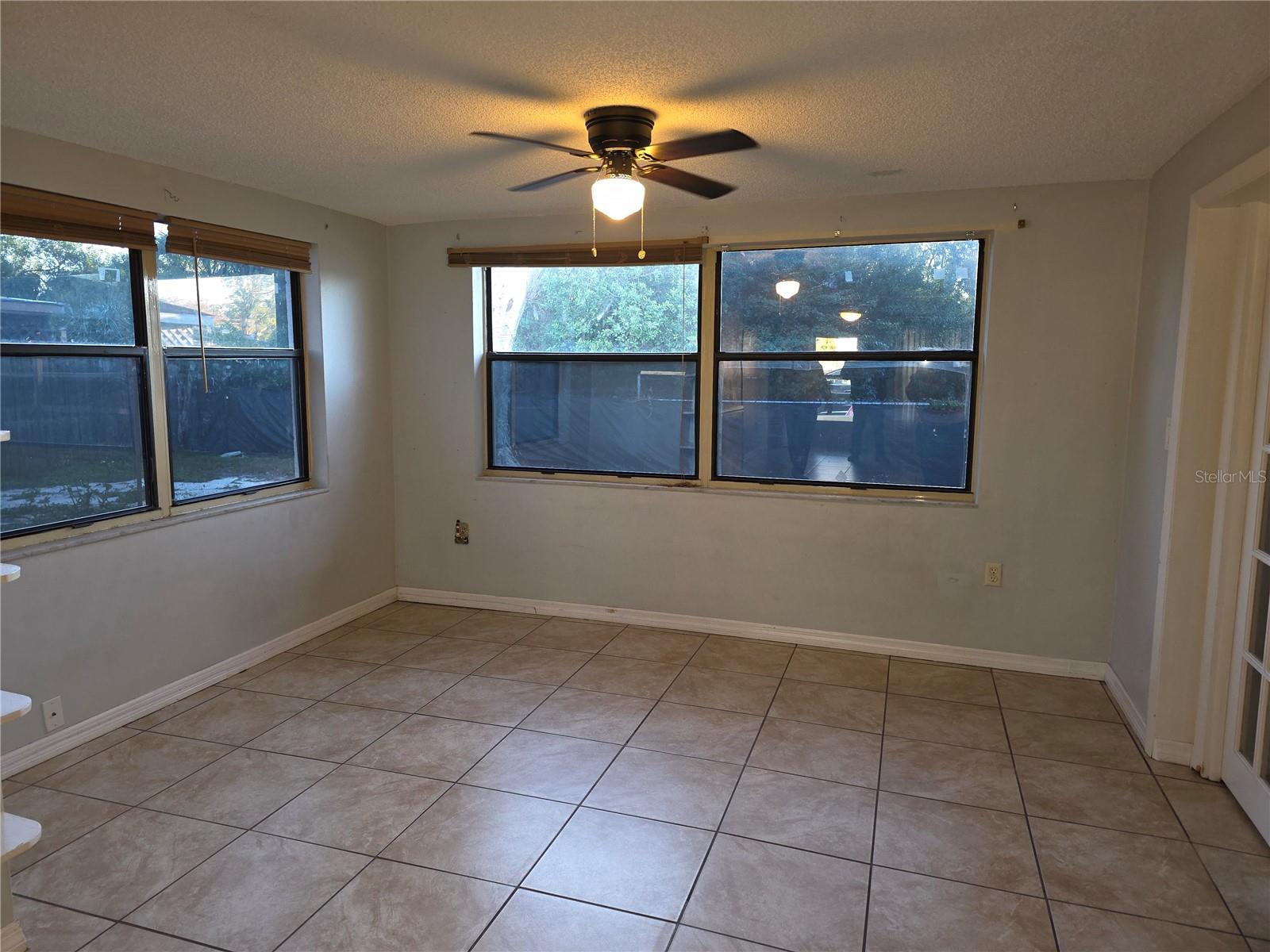 Image 9 of 24 For 3431 Overland Drive