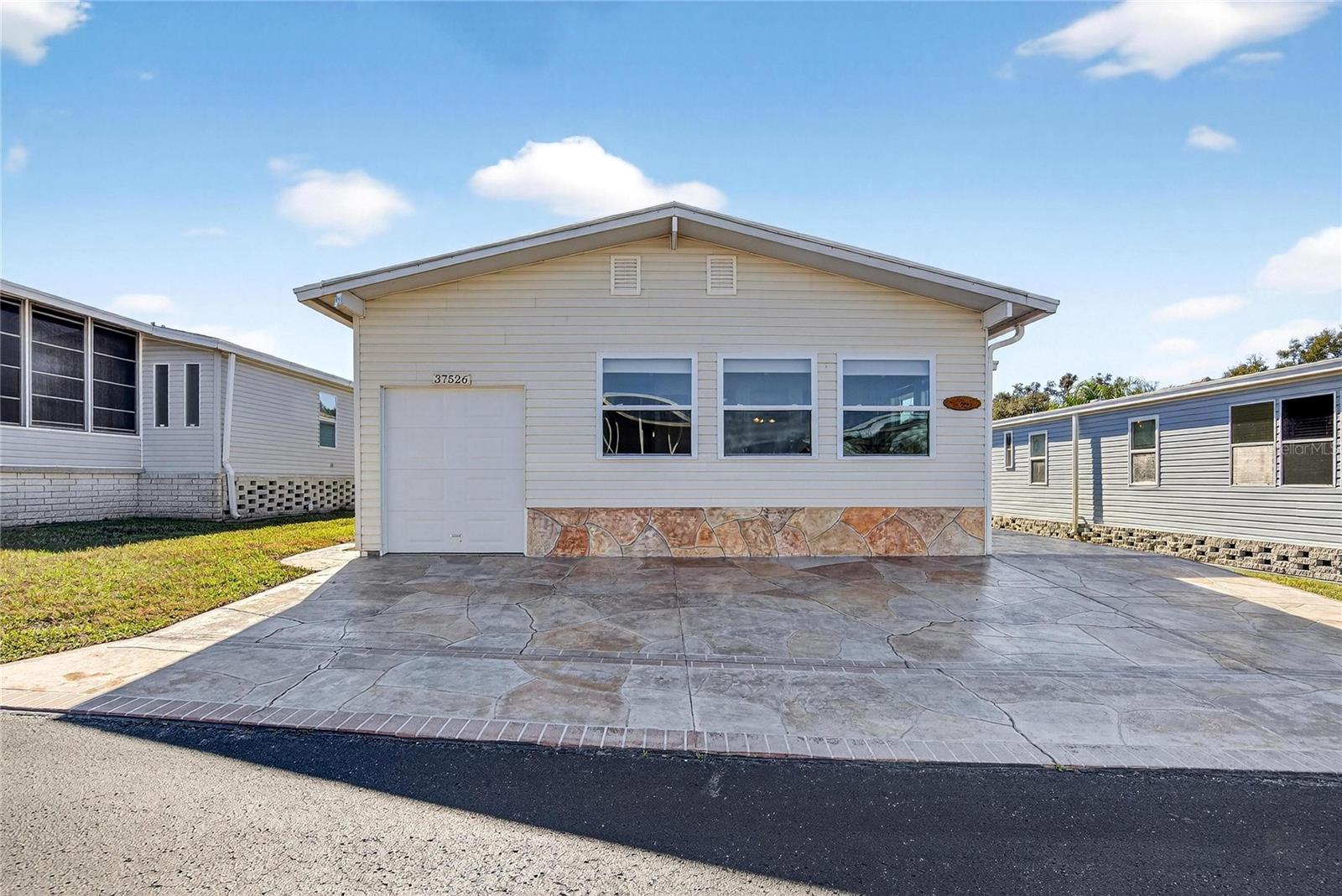 Image 2 of 58 For 37526 Rio Lane