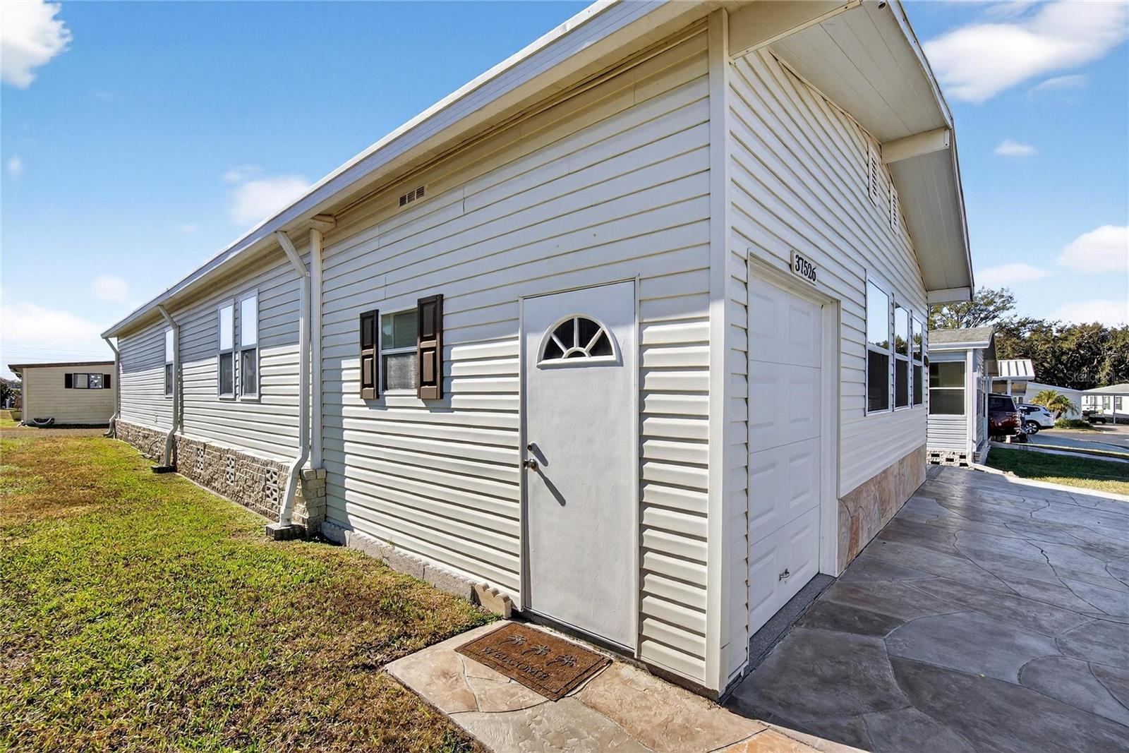 Image 44 of 58 For 37526 Rio Lane