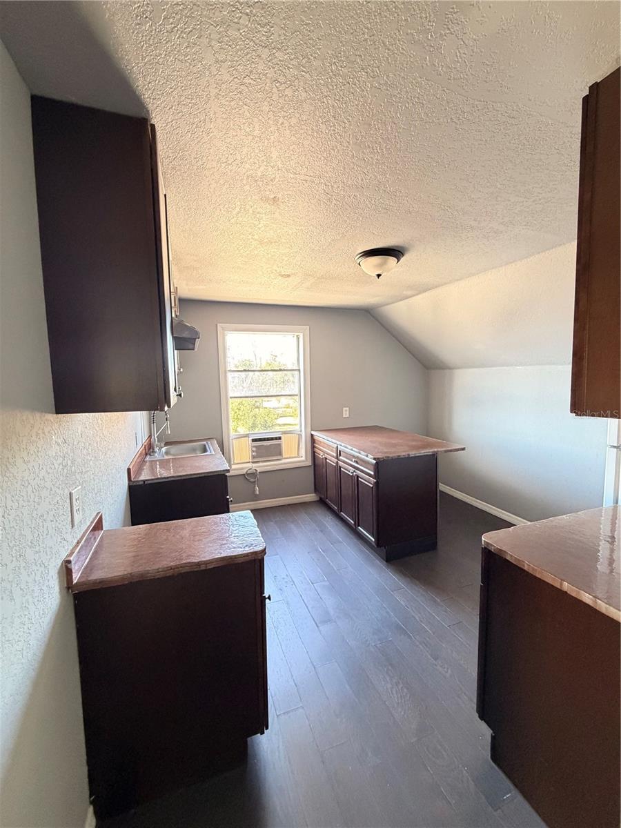 Image 23 of 37 For 1001 1st Street